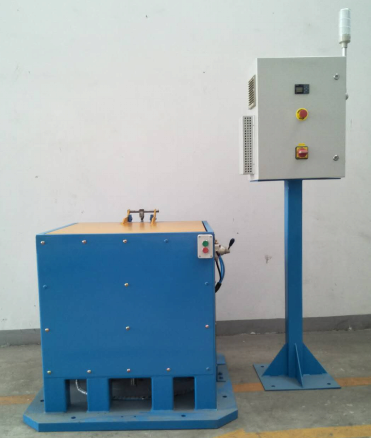 Automatic coating machine for small batch